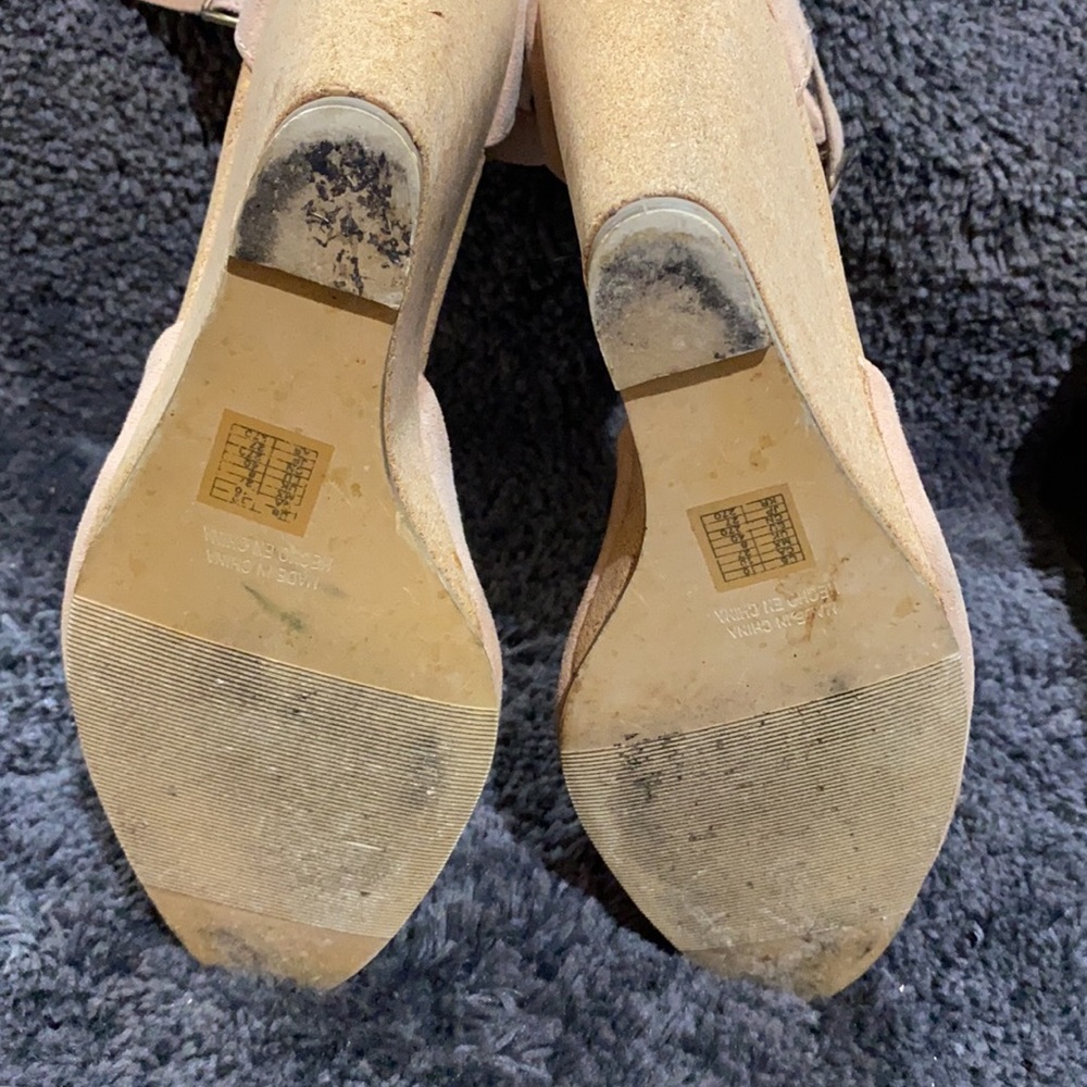 Pointed Toe Wedges - Picture 8 of 9
